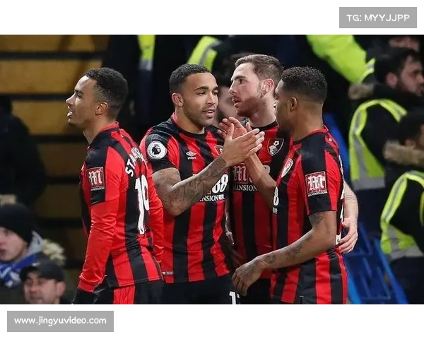 狼队vs伯恩茅斯雨中激战，中场争夺控制比赛节奏